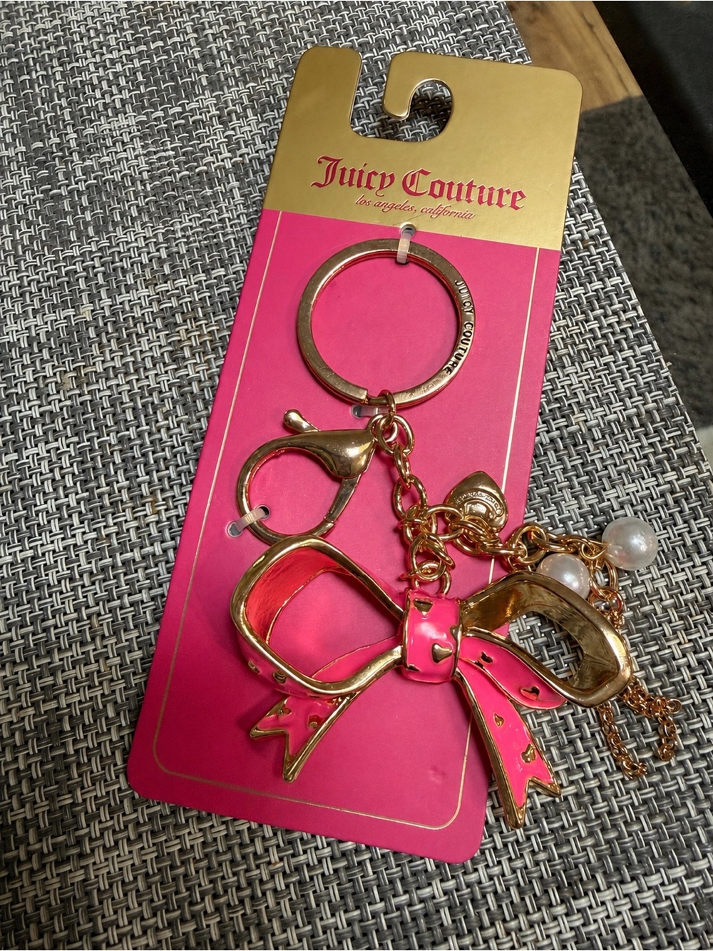 Juicy Couture 🎀 Pink Bow w/ Heart & Pearls 💕Key Holder & Bag Charm NWT - Picture 4 of 4